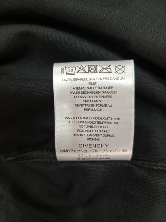 GIVENCHY GV02